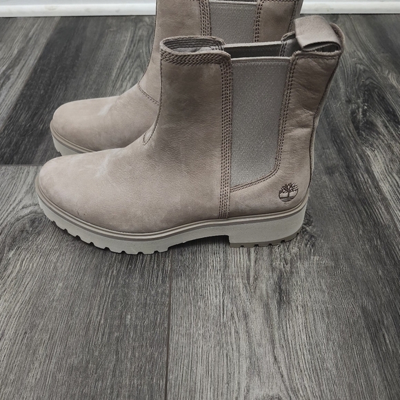Timberland Carnaby Cool Mid Chelsea Boot Beige Size 7.5 Excellant Condition - Picture 2 of 9